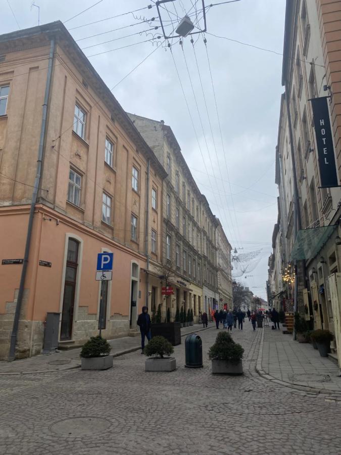 1 Minute To Rynok Square Apartment Lviv Exterior photo