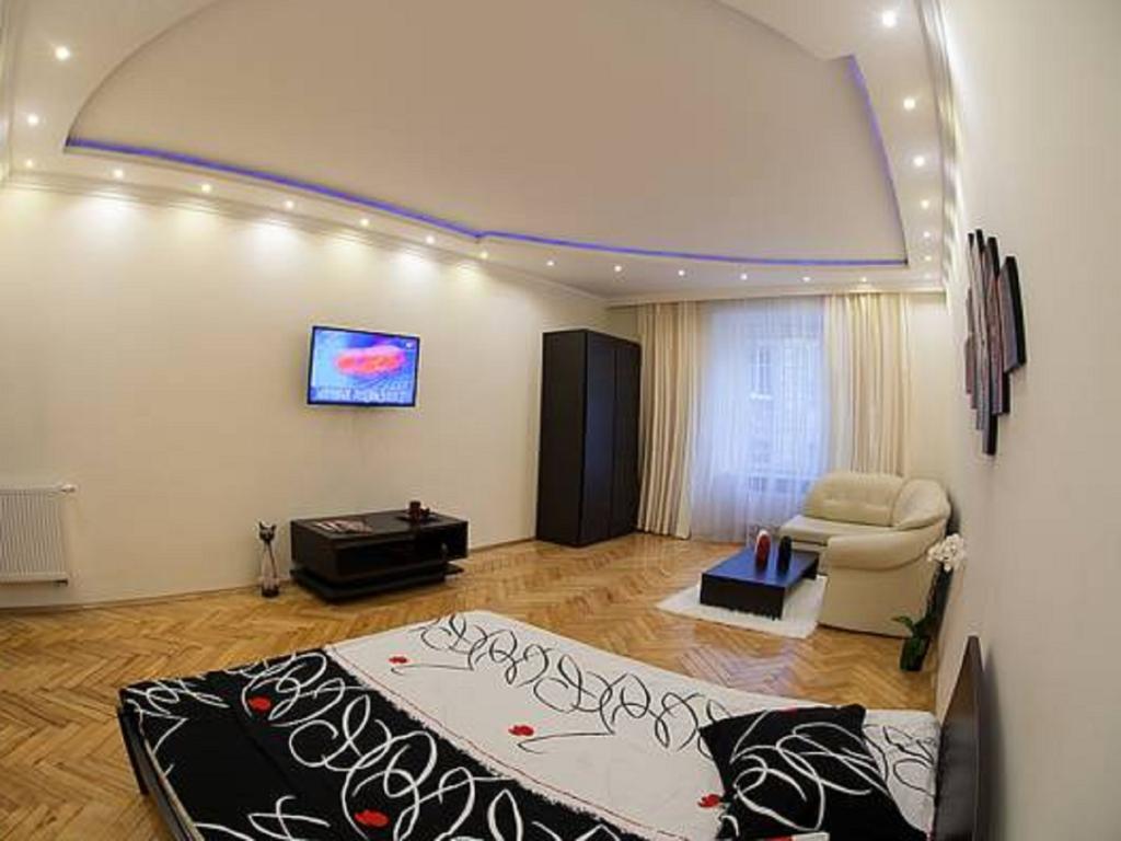 1 Minute To Rynok Square Apartment Lviv Room photo